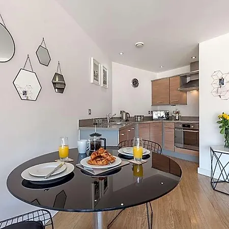 Kspace @ Waterloo Court * לידס