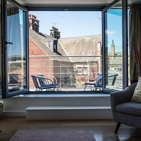 Kspace @ Waterloo Court Apartment *