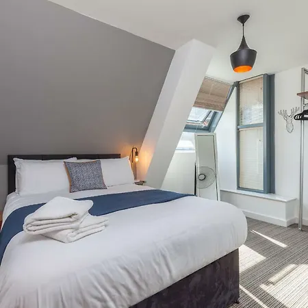 Kspace @ Waterloo Court Apartment *